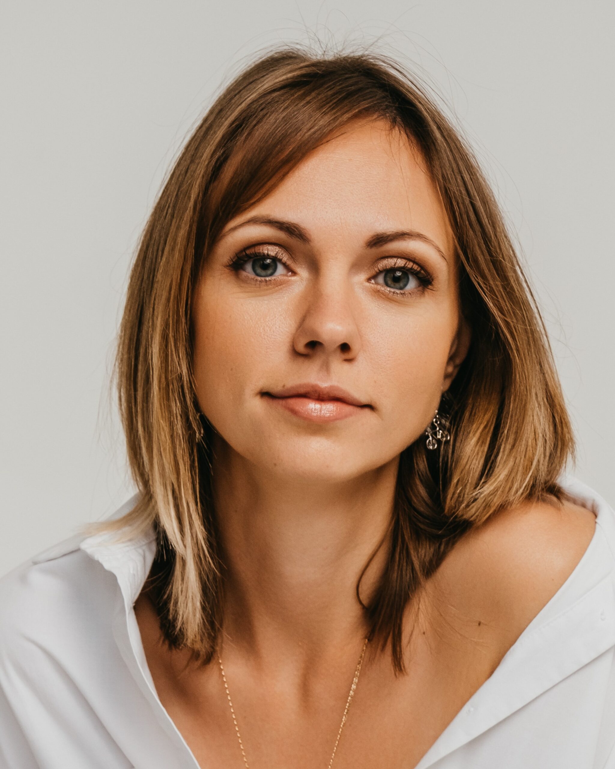 Подробнее о статье Yana Roy